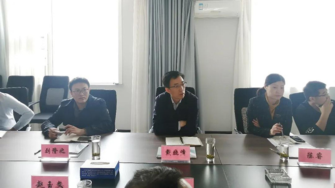 市金融監(jiān)管局黨委副書記、副局長戴曉峰等領導蒞臨東岳機械調研上市工作